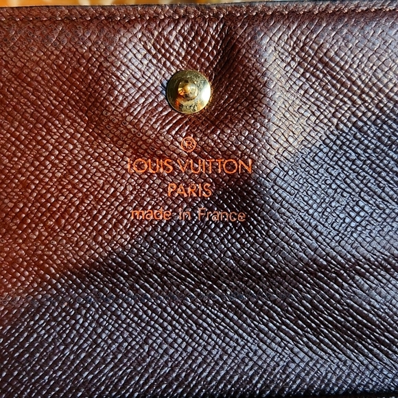 Louis Vuitton Vintage Damier Ebene Double Snap Compact Wallet - Picture 9 of 12